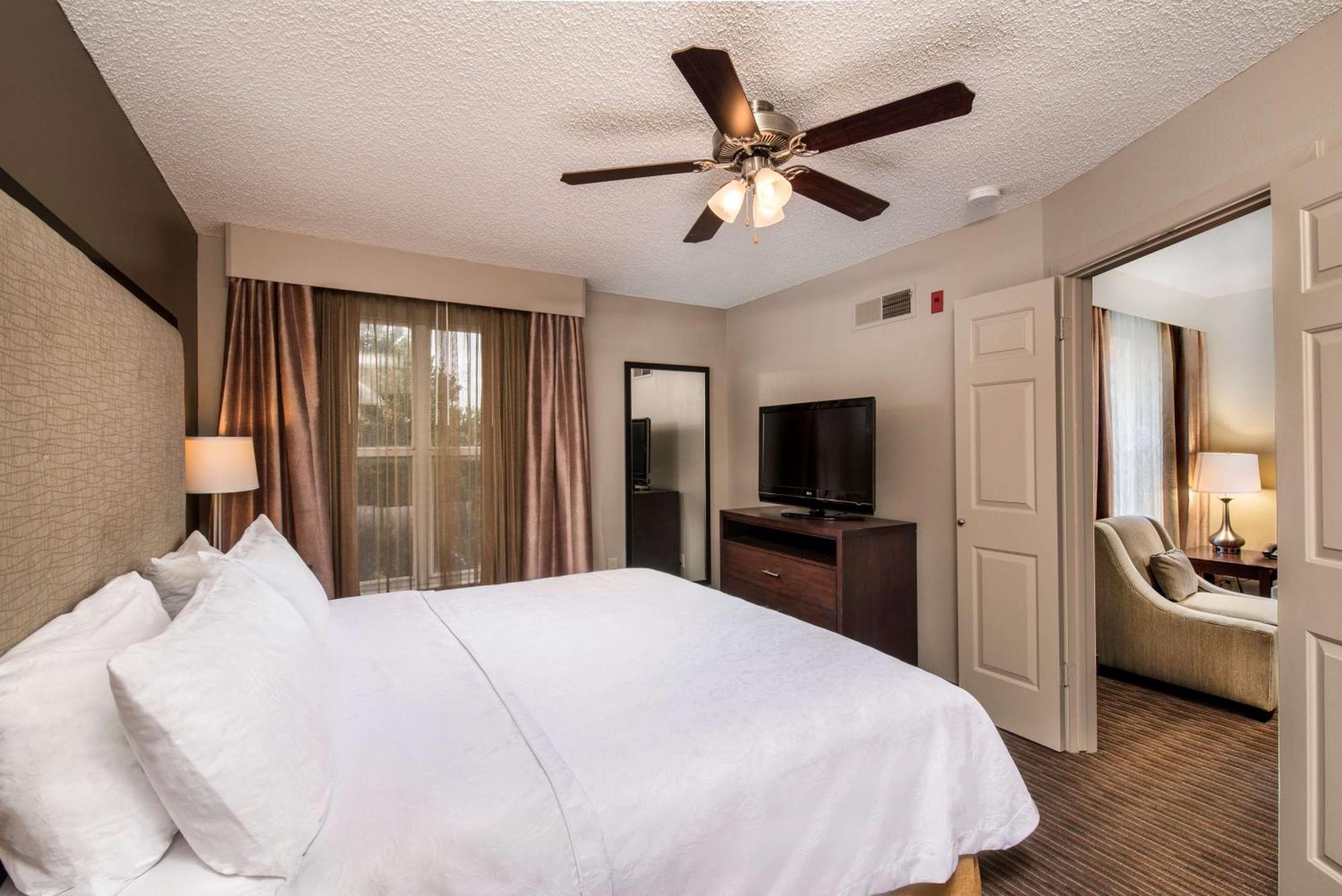 One-Bedroom King Suite Non-Smoking